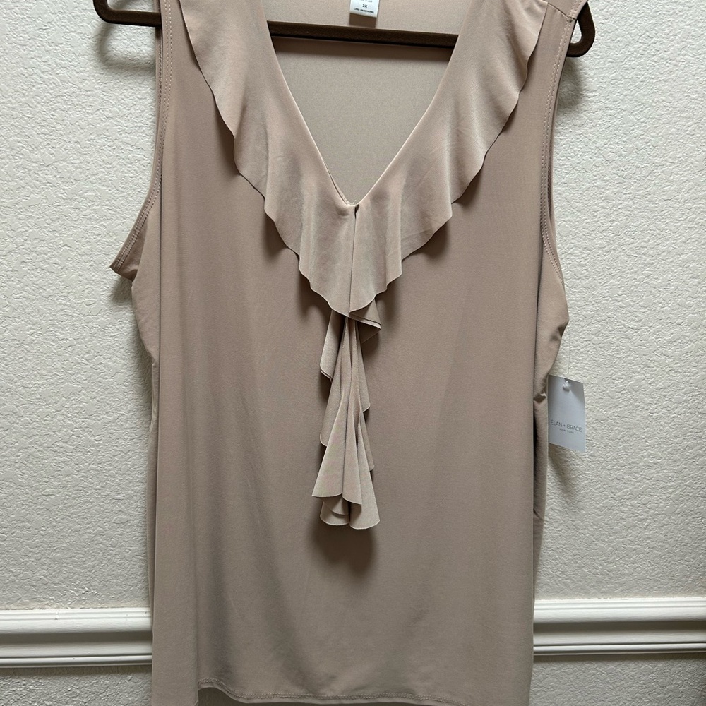 Elan and Grace NWT sz3x v neck ruffle front sleeveless top